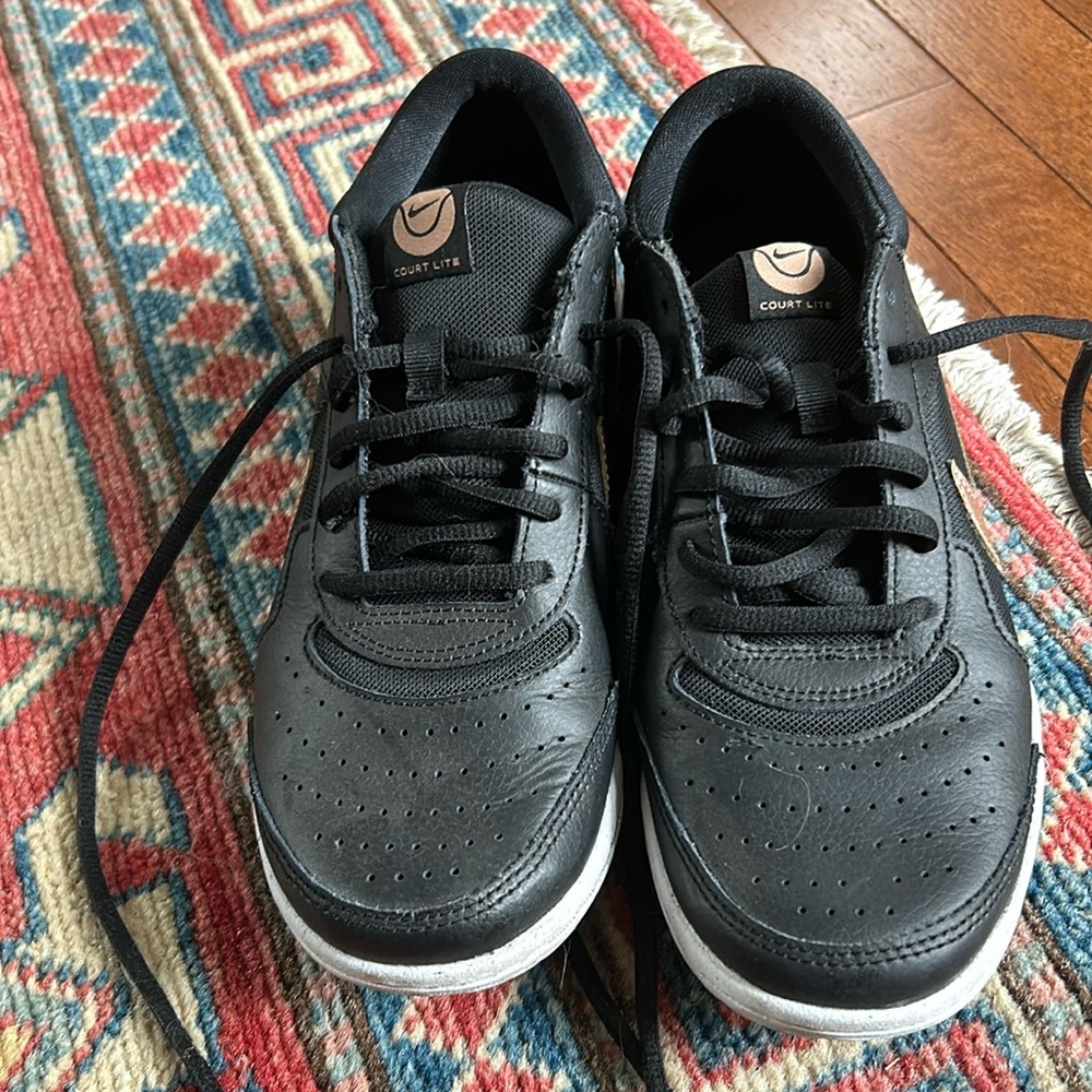 Nike court Lite black/bronze size 6.5 women’s